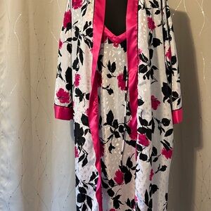 Elegant Floral Robe and Nightgown Set